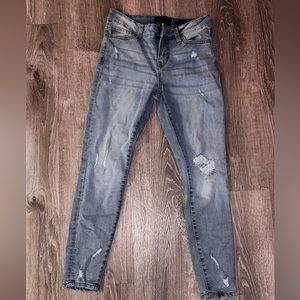 Women’s skinny jeans, never worn